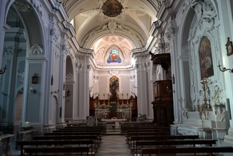 Interno Santa Maria Maggiore Corigliano